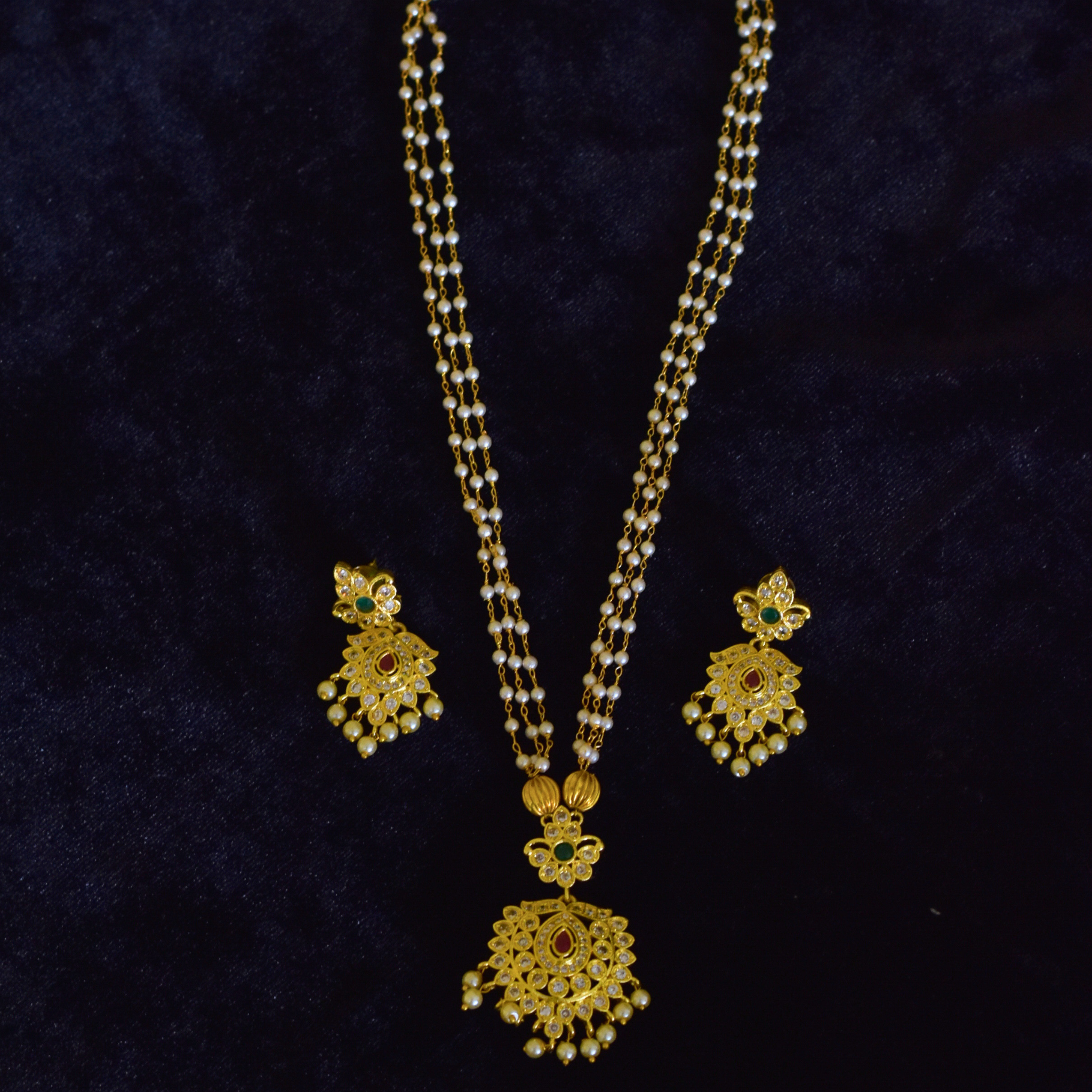 Traditional Gold color necklace set