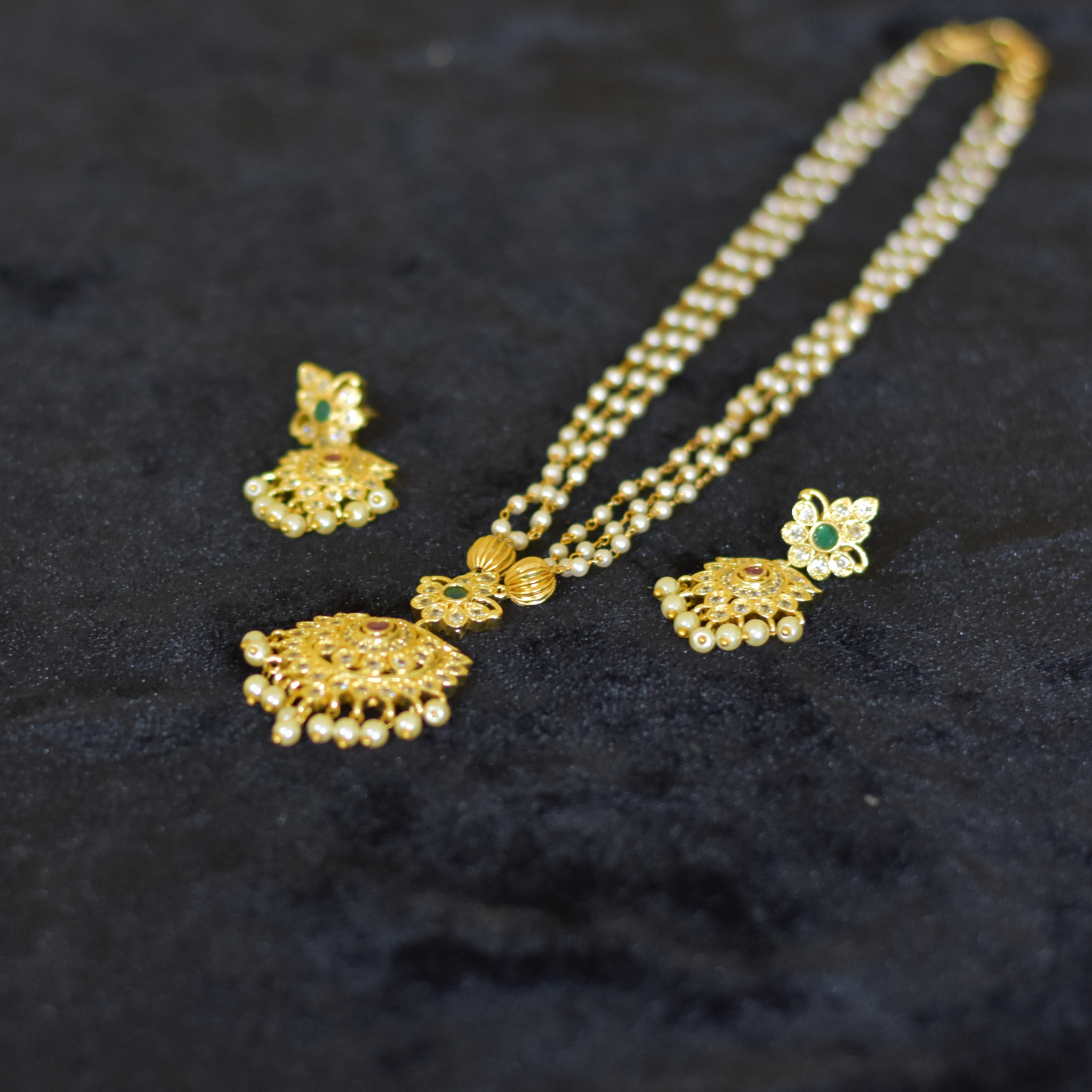 Traditional Gold color necklace set